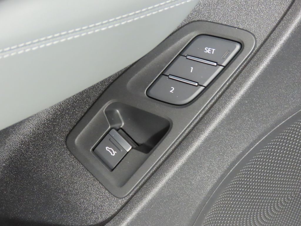Thumbnail: 2026 Audi Q3 - 30