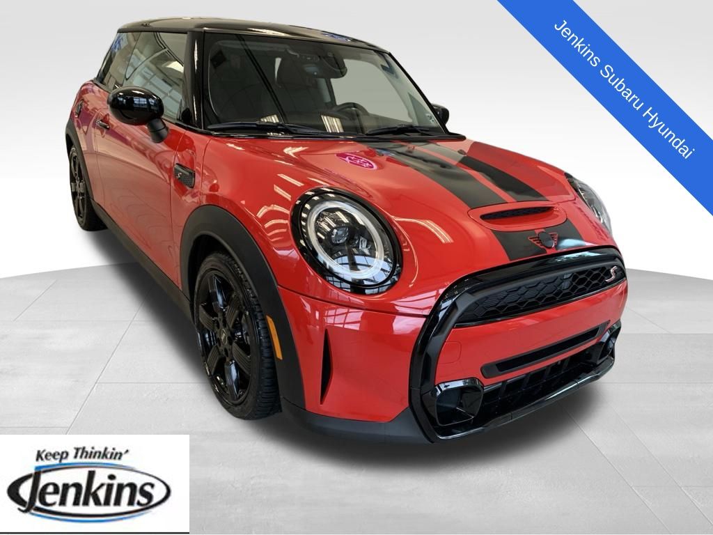 Chili Red 2023 MINI Cooper Hatchback Front-Wheel Drive 7-Speed Automatic