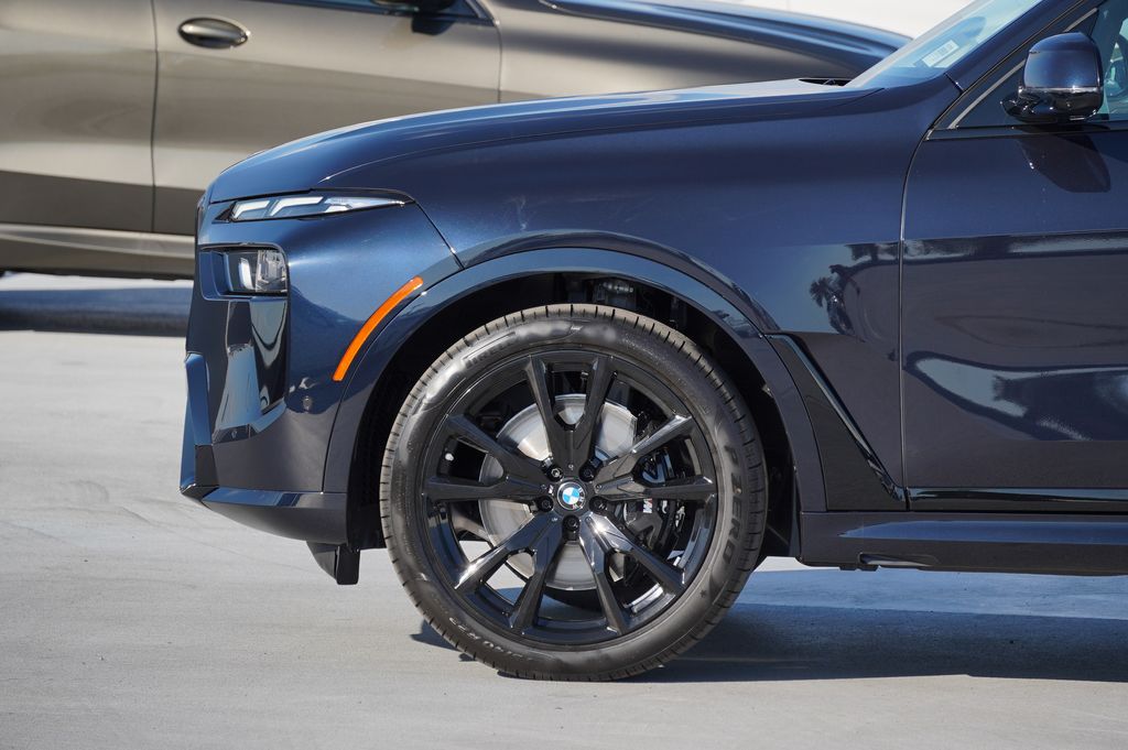 Thumbnail: 2026 BMW X7 - 5