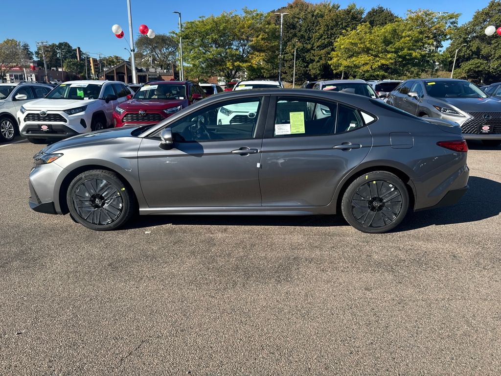 2026 Toyota Camry SE photo 4