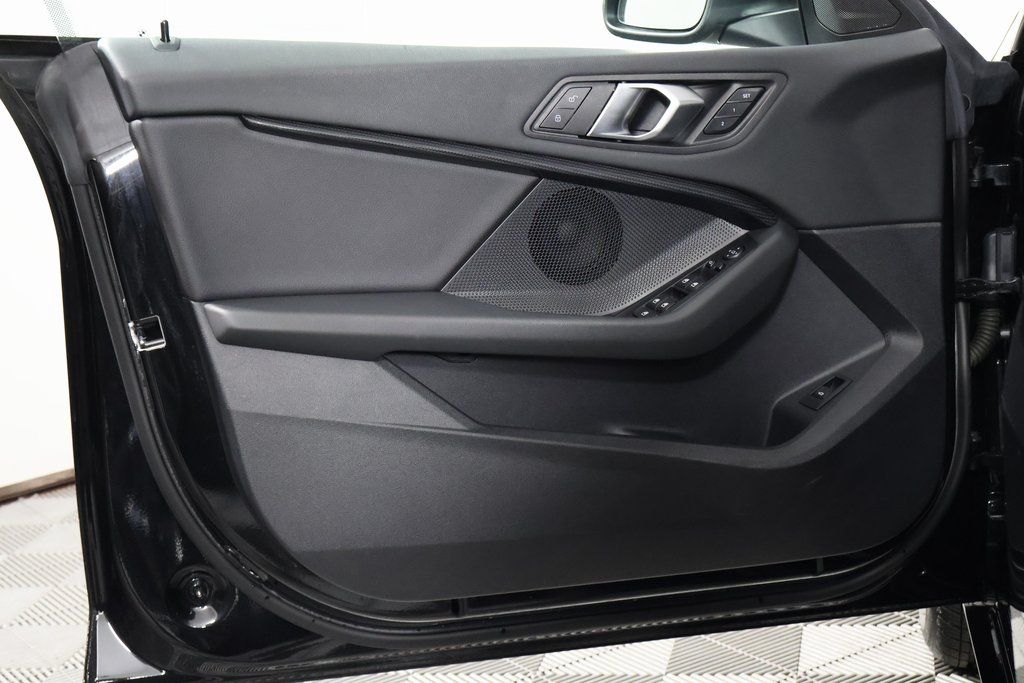 Thumbnail: 2024 BMW 2 Series - 12