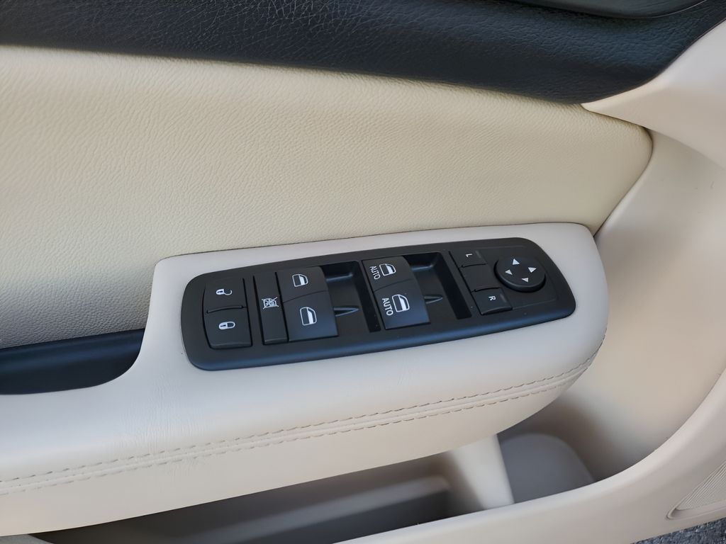 Used Car 2015 Chrysler 200  Limited For Sale Under $10,000 In Austin, Texas