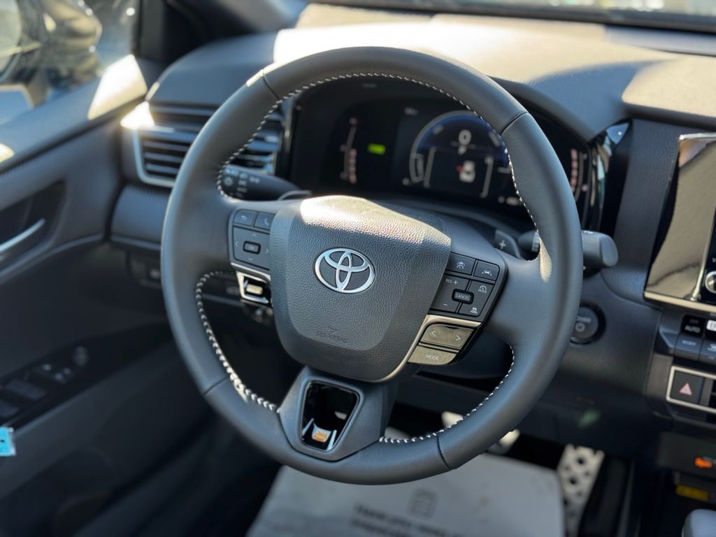 2025 Toyota Camry SE photo 23