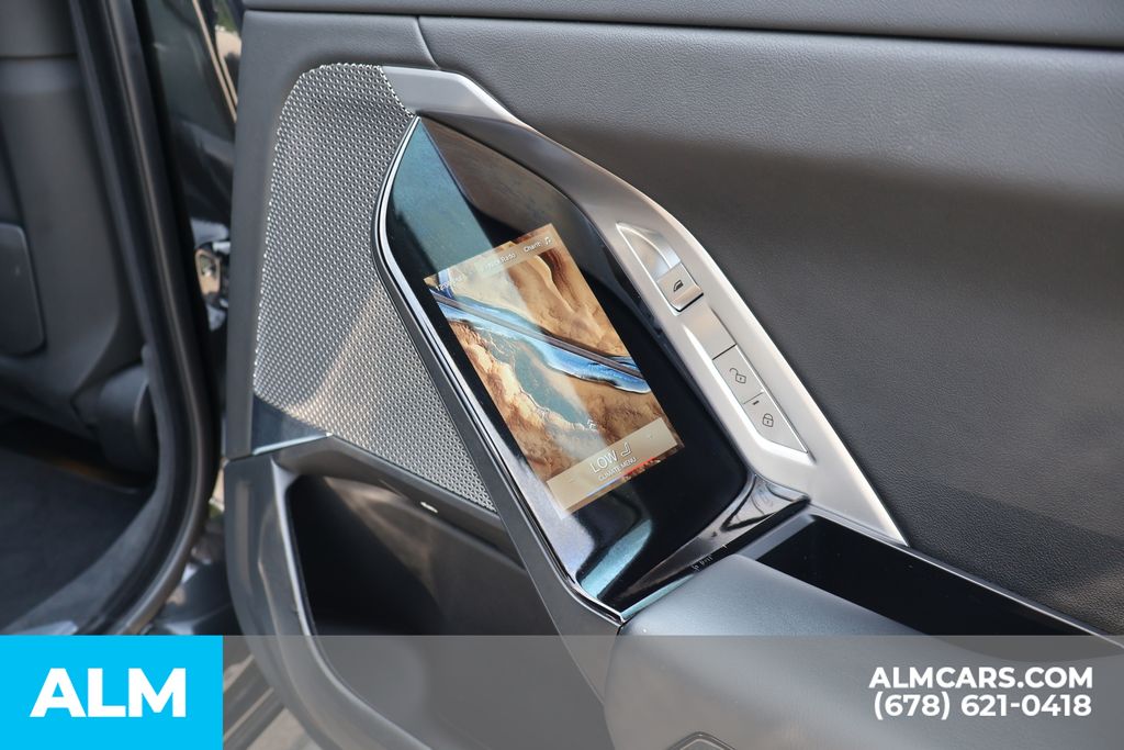 Used 2023 Black BMW xDrive60 image 24