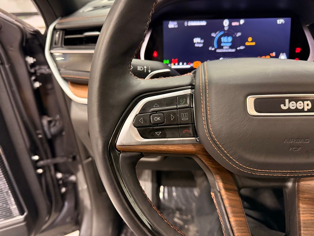 Thumbnail: 2022 Jeep Grand Cherokee - 13