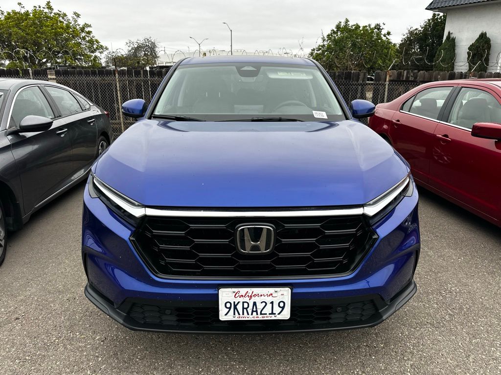View vehicle photo 4