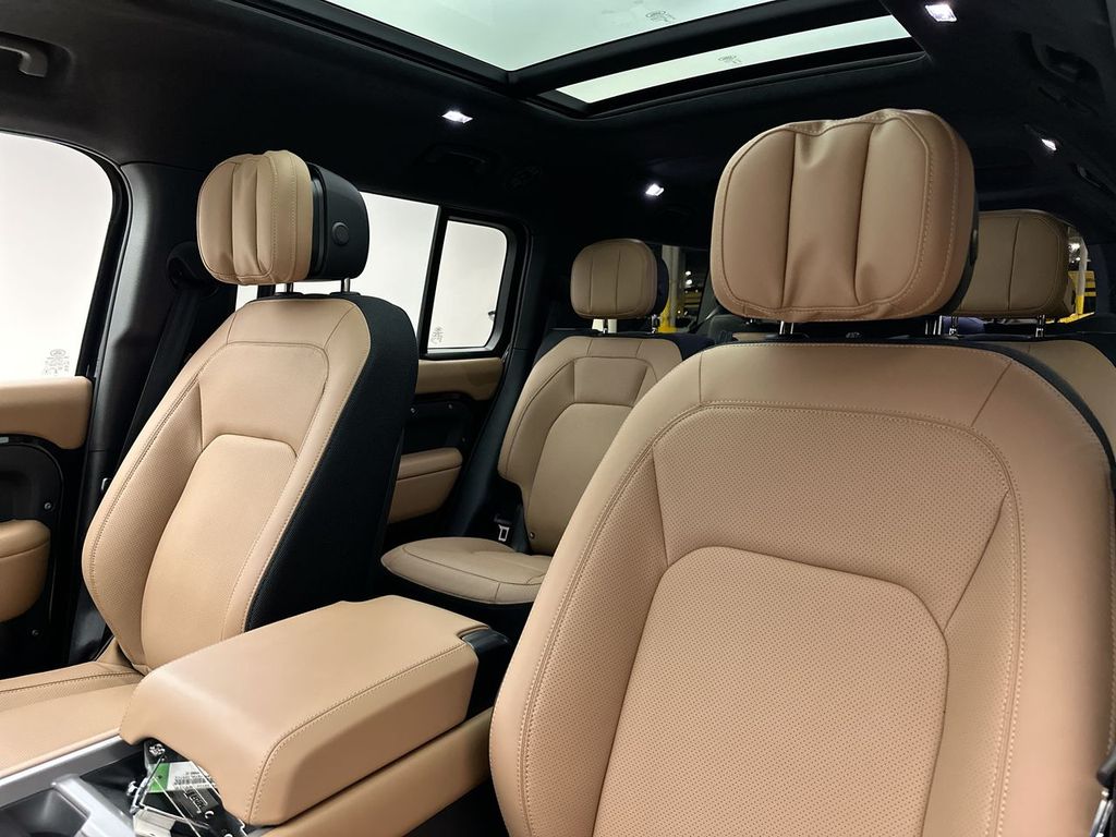 2025 Land Rover Defender 130 11