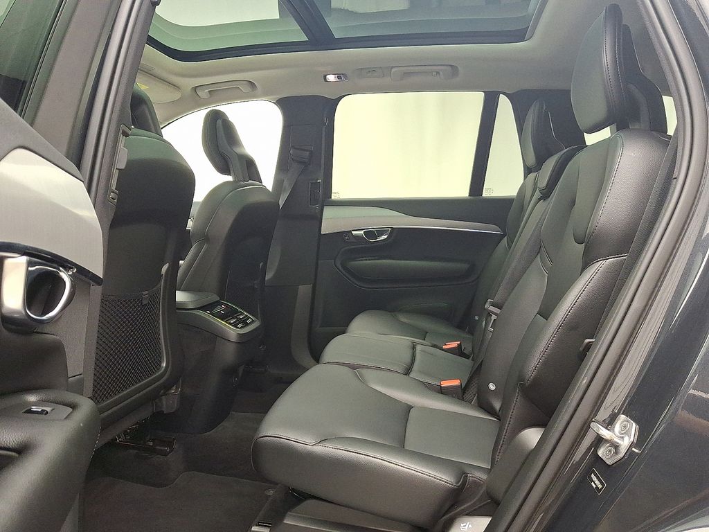 Thumbnail: 2021 Volvo XC90 - 10