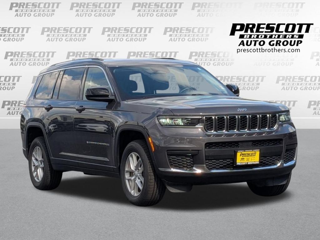 2022 Jeep Grand Cherokee L Laredo