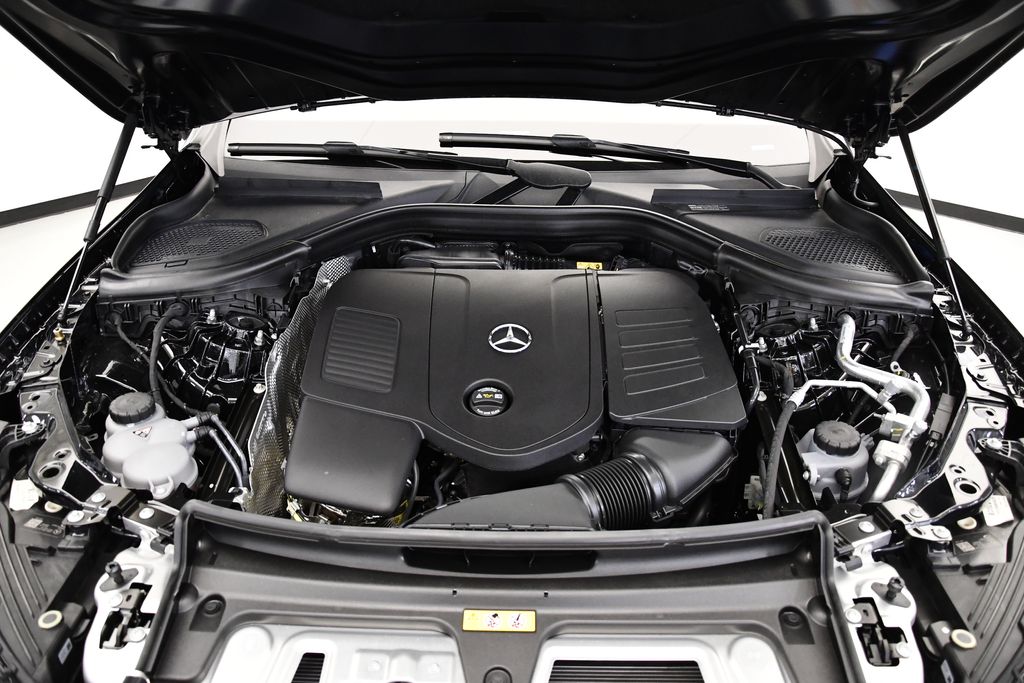 Thumbnail: 2025 Mercedes-Benz GLC - 11