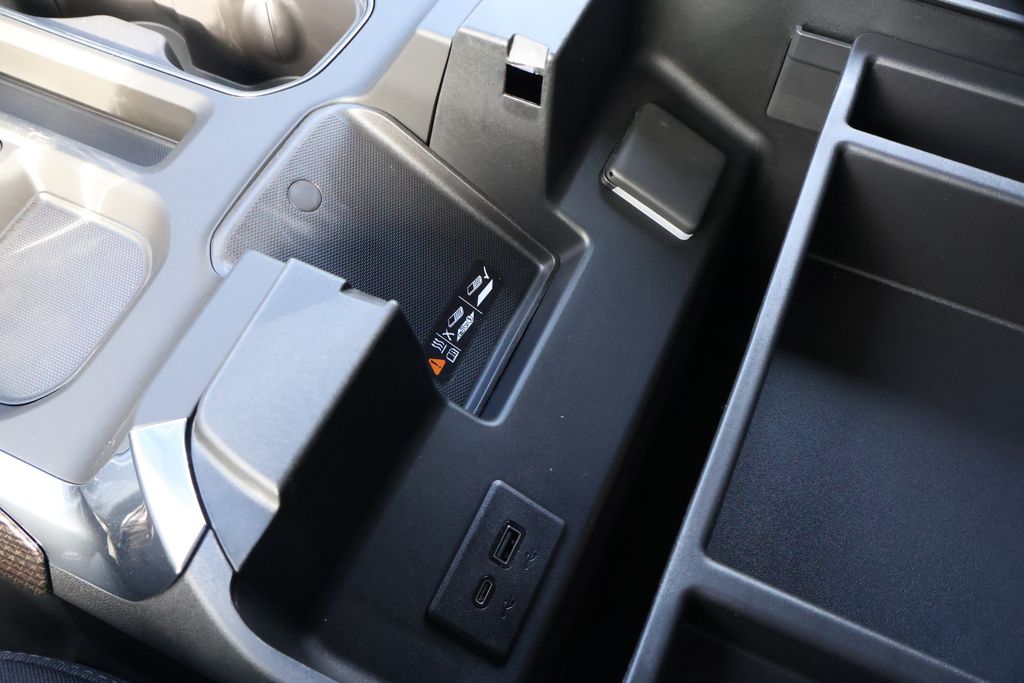 Thumbnail: 2026 Chevrolet Silverado 1500 - 31