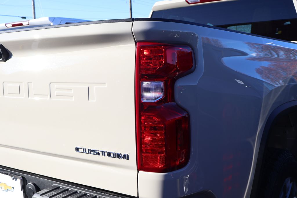 Thumbnail: 2026 Chevrolet Silverado 2500 - 6