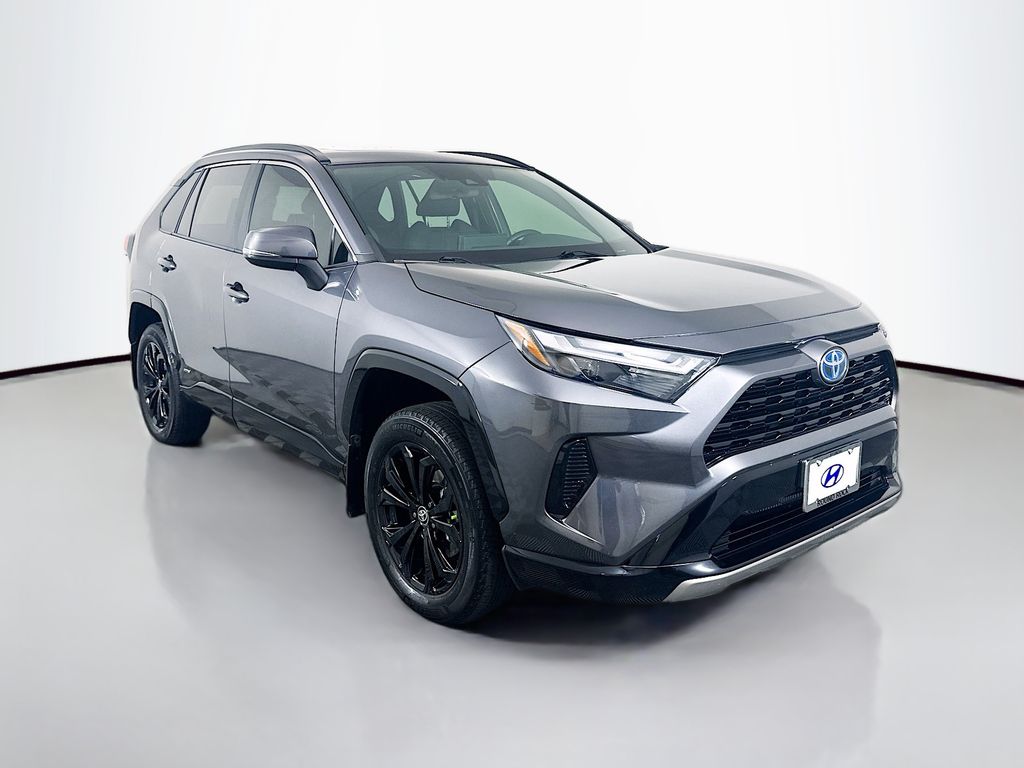 Thumbnail: 2022 Toyota RAV4 - 3