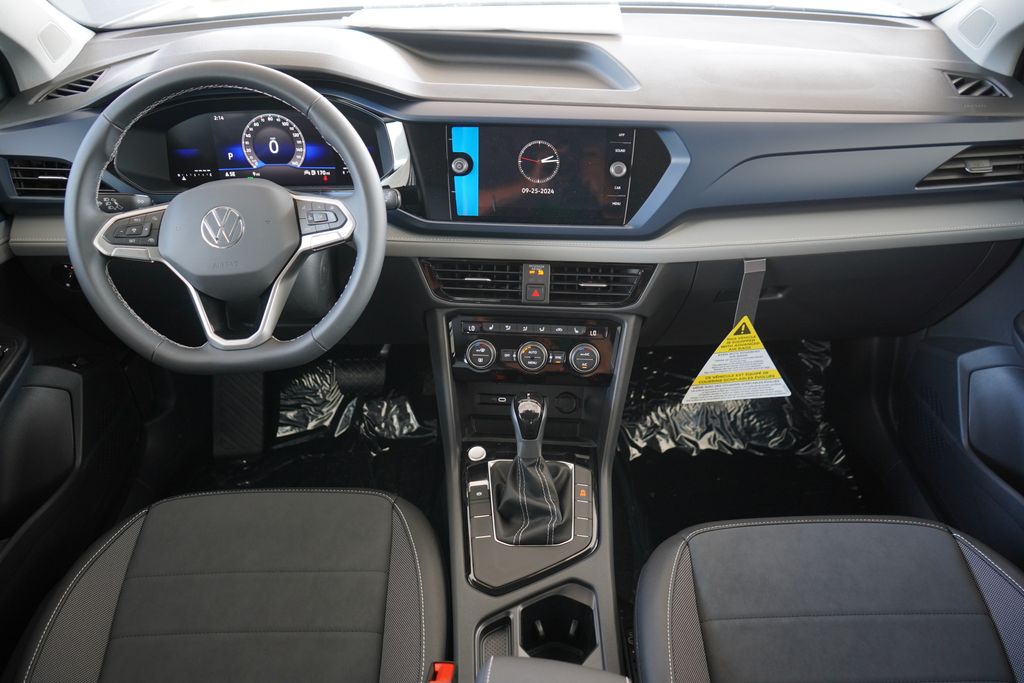 2024 Volkswagen Taos 1.5T SE 11