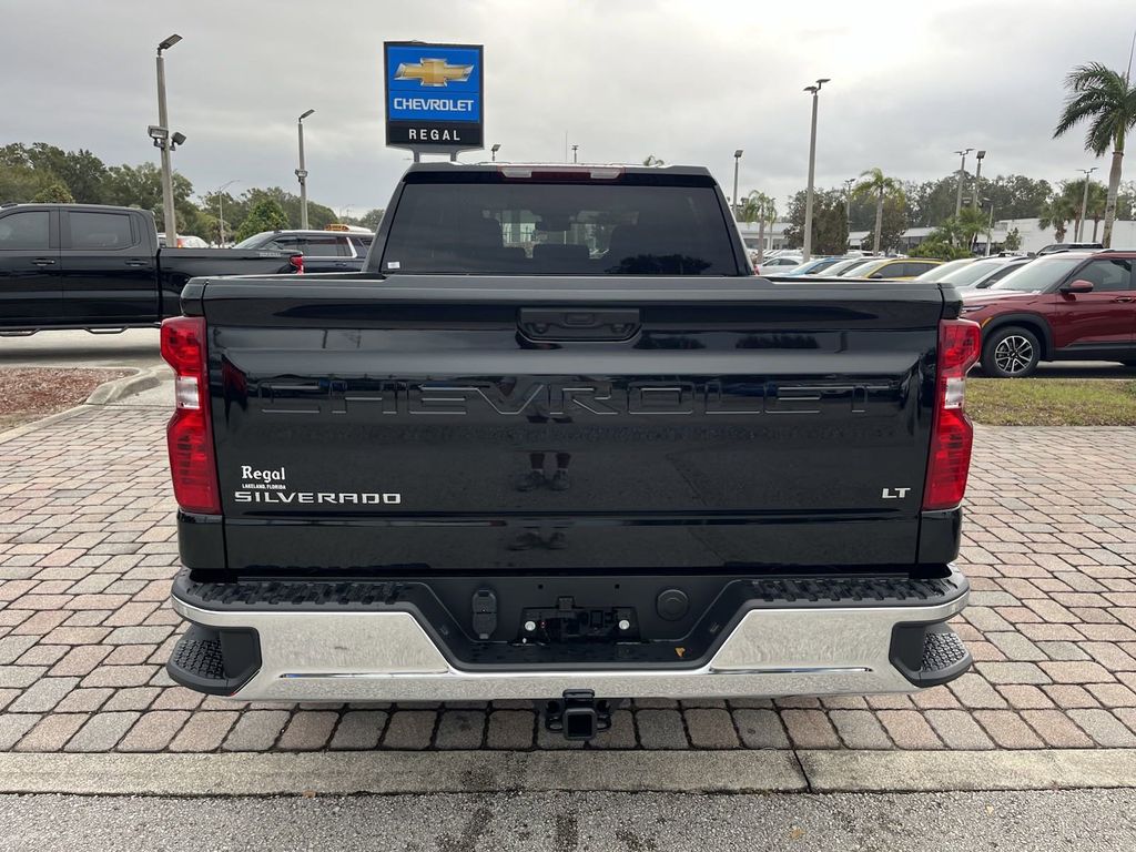 2025 Chevrolet Silverado 1500 LT 3