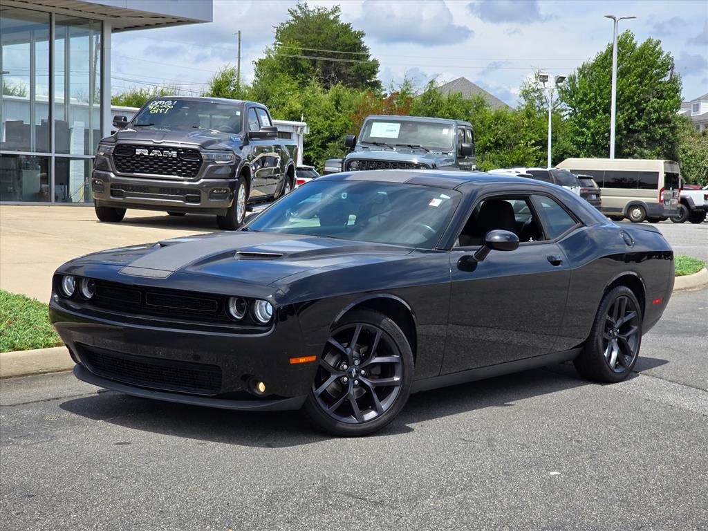 Pitch Black Clearcoat 2019 Dodge Challenger Coupe Rear-Wheel Drive 8-Speed Automatic
