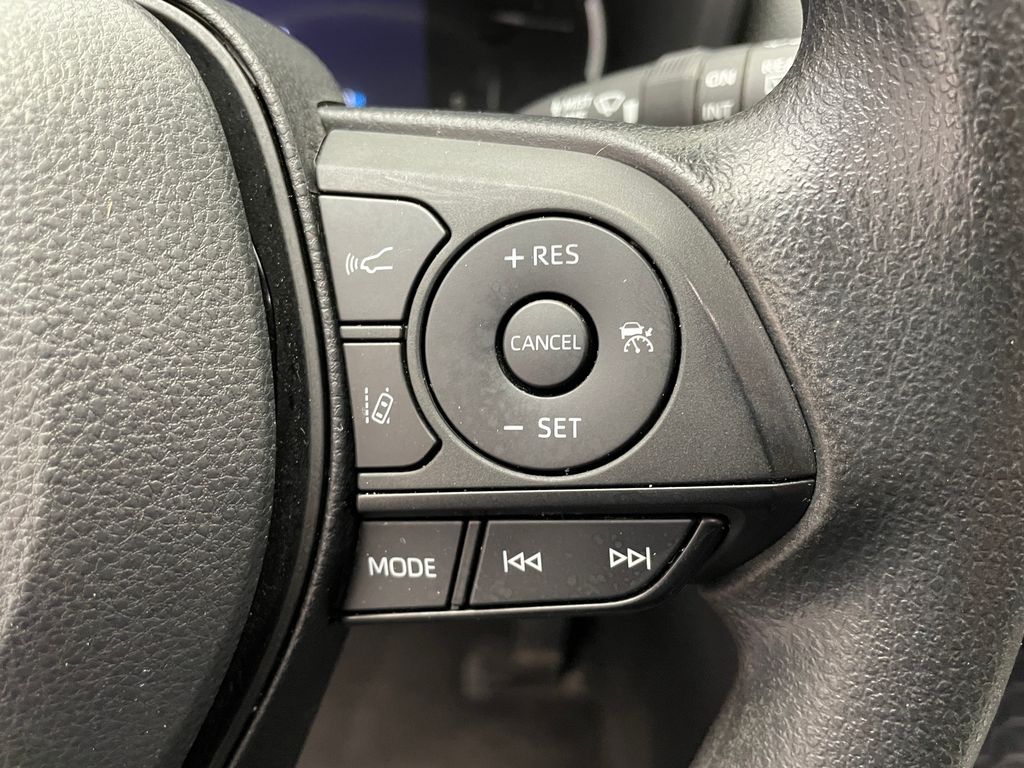 2024 Toyota RAV4 XLE 23
