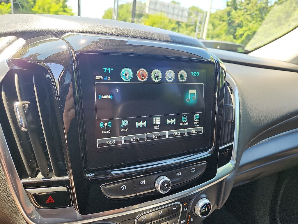 Thumbnail: 2019 Chevrolet Traverse - 18