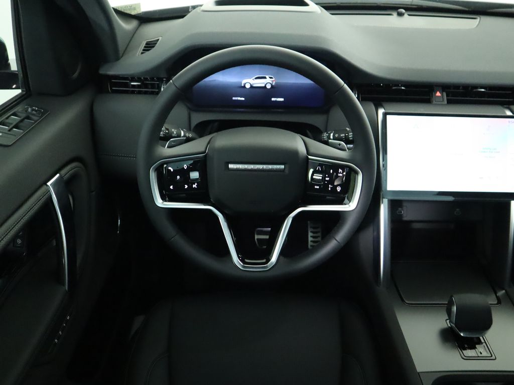 Thumbnail: 2024 Land Rover Discovery Sport - 11