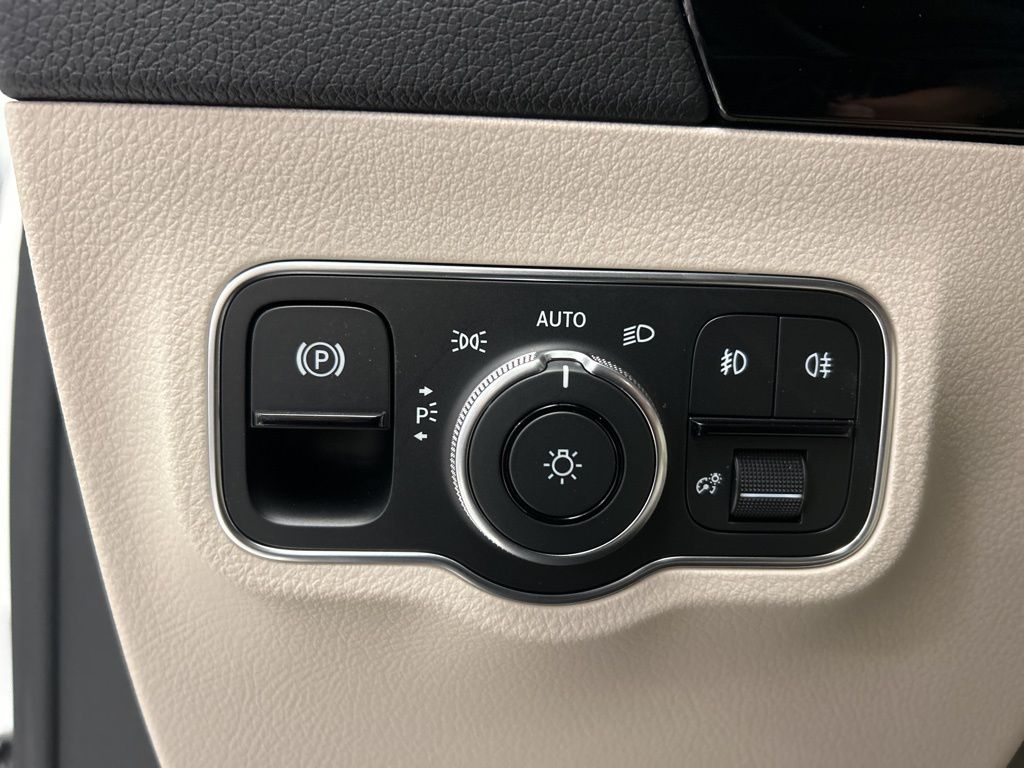 Thumbnail: 2026 Mercedes-Benz GLA - 22