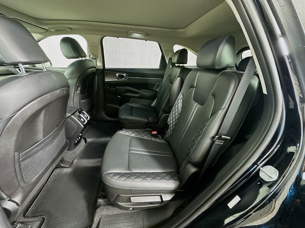 Thumbnail: 2023 Kia Sorento - 24