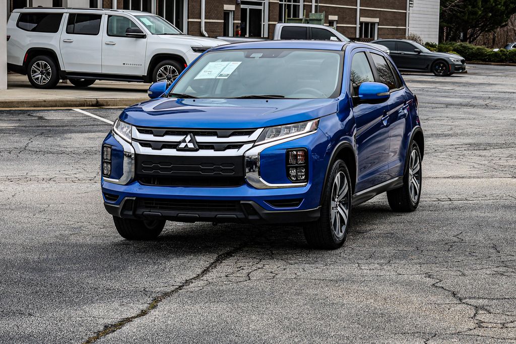 Used 2024 Blue Mitsubishi 2.0 SE image 3