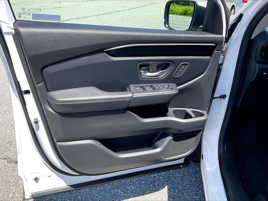 2025 Honda Pilot — photo 9