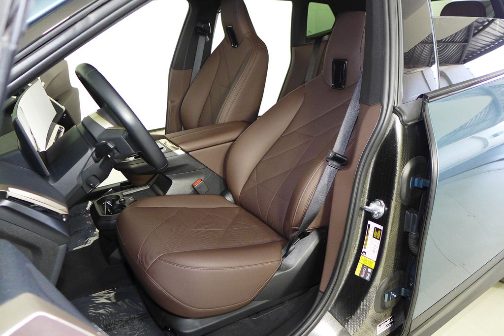 Thumbnail: 2024 BMW iX - 21