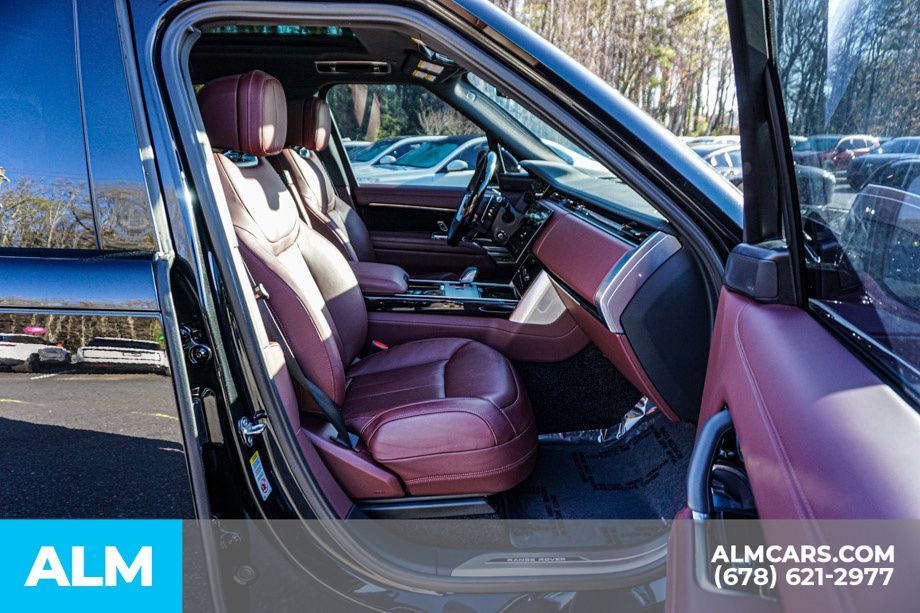 Used 2025 Black Land Rover SE image 22