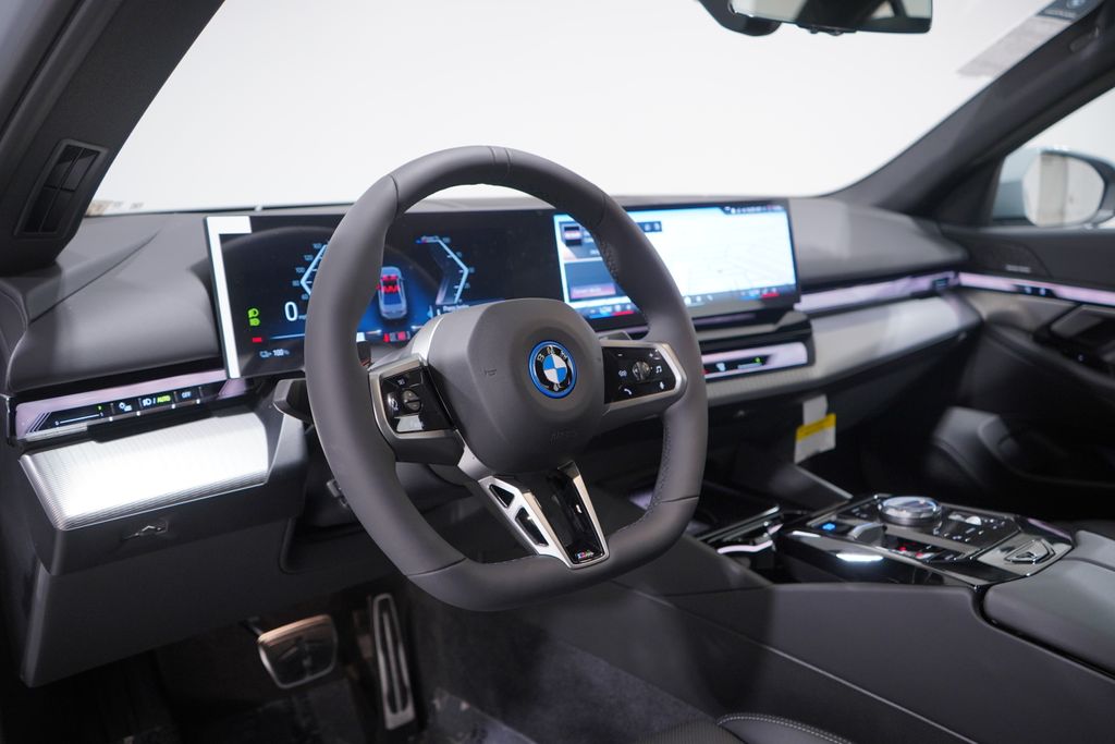 Thumbnail: 2026 BMW i5 - 6