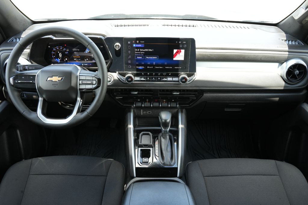 2024 Chevrolet Colorado LT - 4