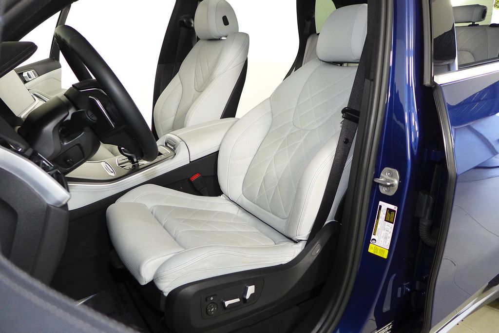 Thumbnail: 2023 BMW X5 - 21