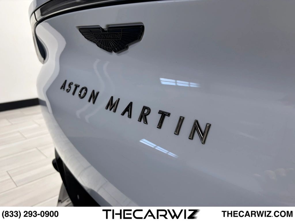 2021 Aston Martin DBX
