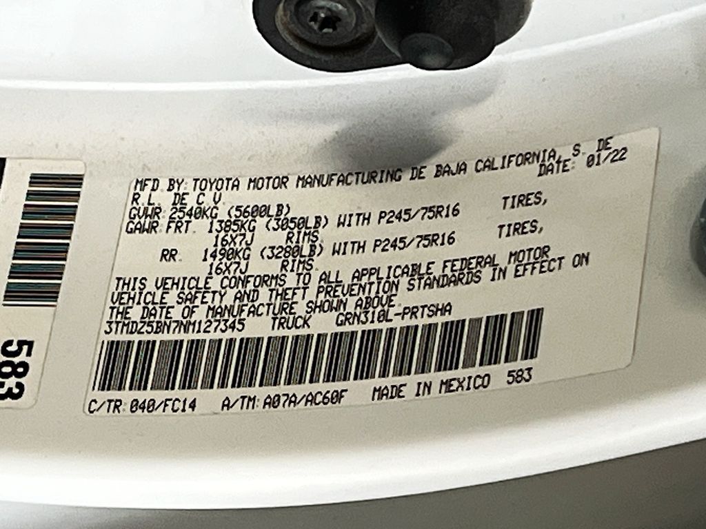 Used 2022 White Toyota SR5 image 29