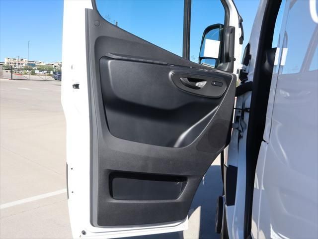 Thumbnail: 2026 Mercedes-Benz Sprinter - 23