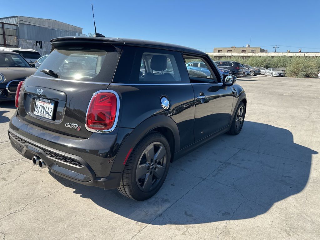 2022 MINI Cooper S Classic 3