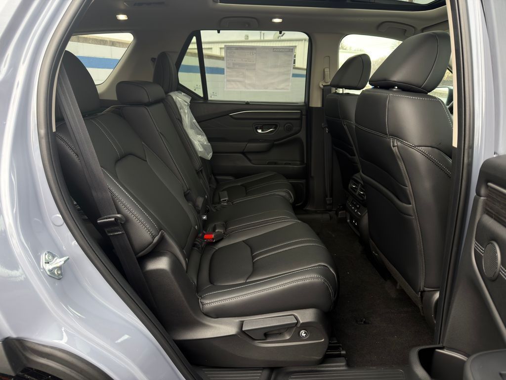 Thumbnail: 2026 Honda Pilot - 25