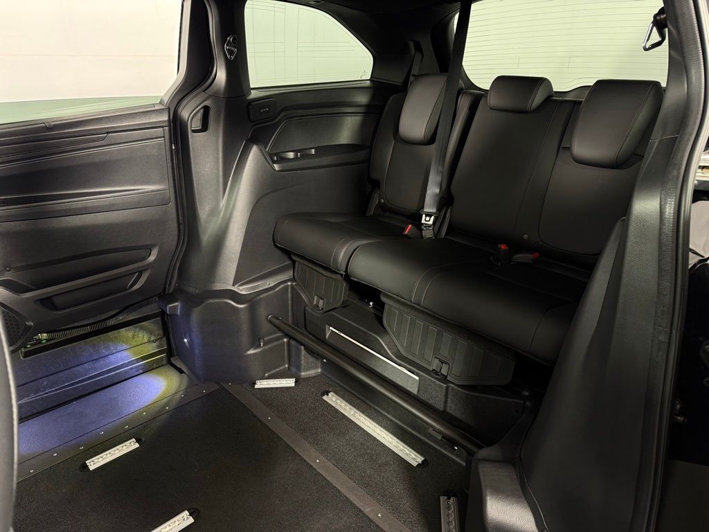 2025 Honda Odyssey Sport L - Photo 14