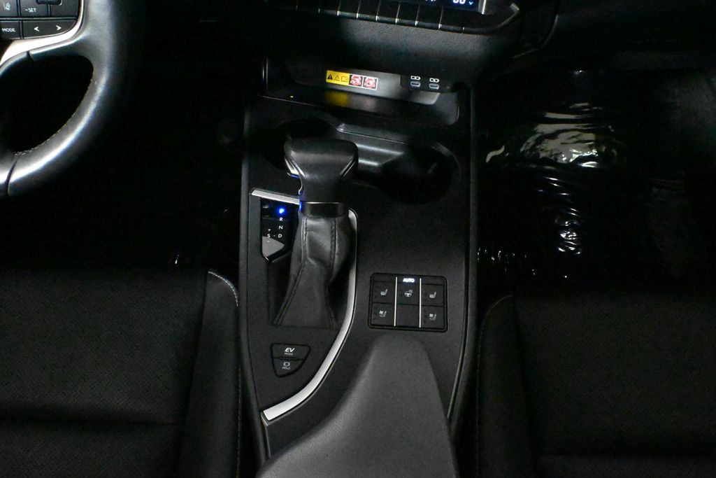 Thumbnail: 2024 Lexus UX - 24