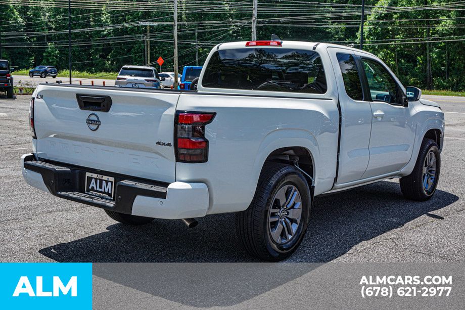 2025 Nissan Frontier SV photo 5
