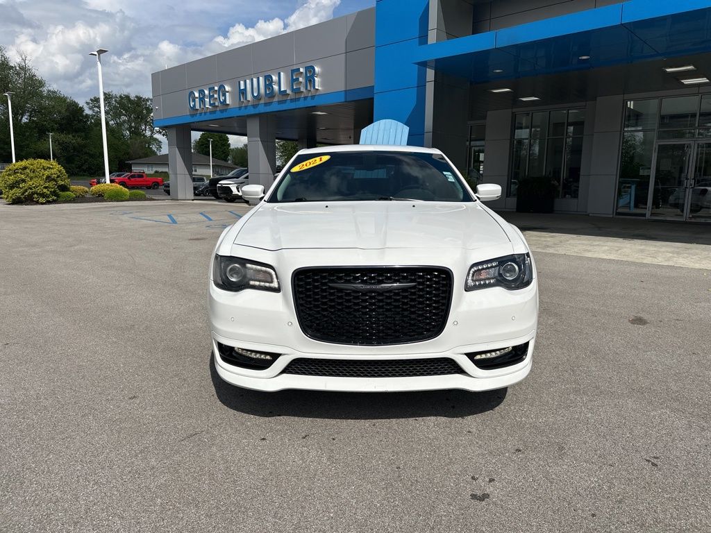 2021 Chrysler 300 Touring photo