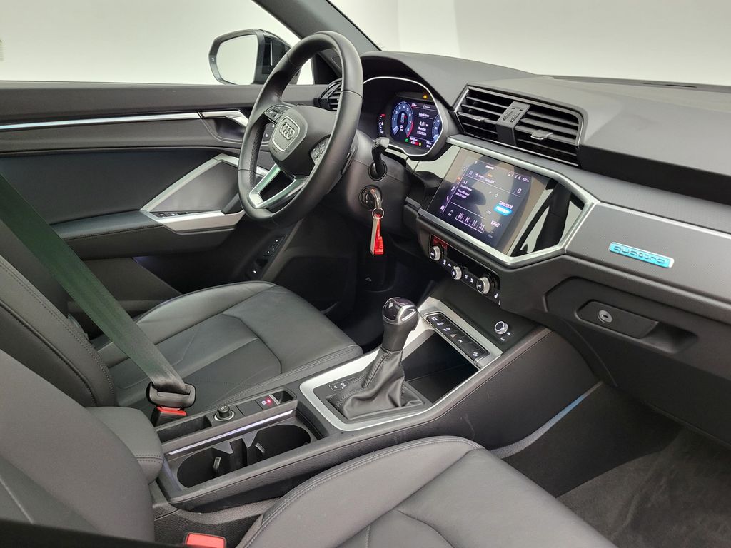 Thumbnail: 2022 Audi Q3 - 15