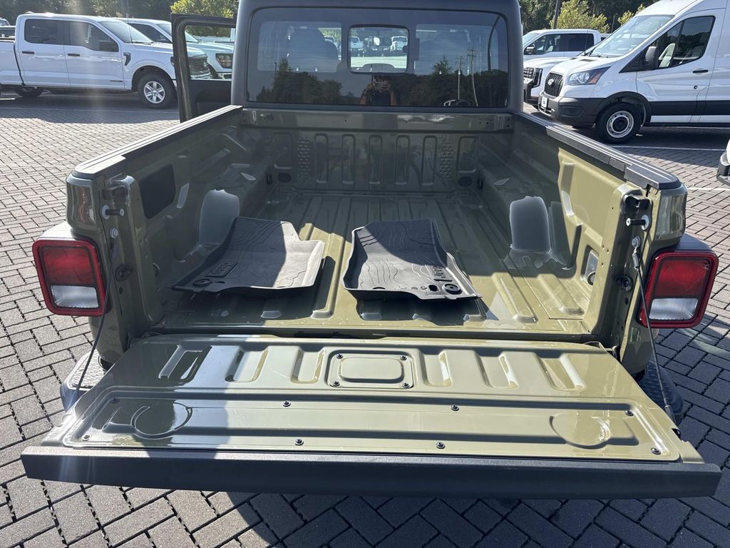 Used 2026 Green Jeep Sport image 23