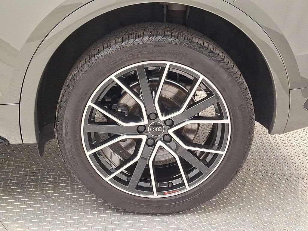 Thumbnail: 2023 Audi SQ5 - 7