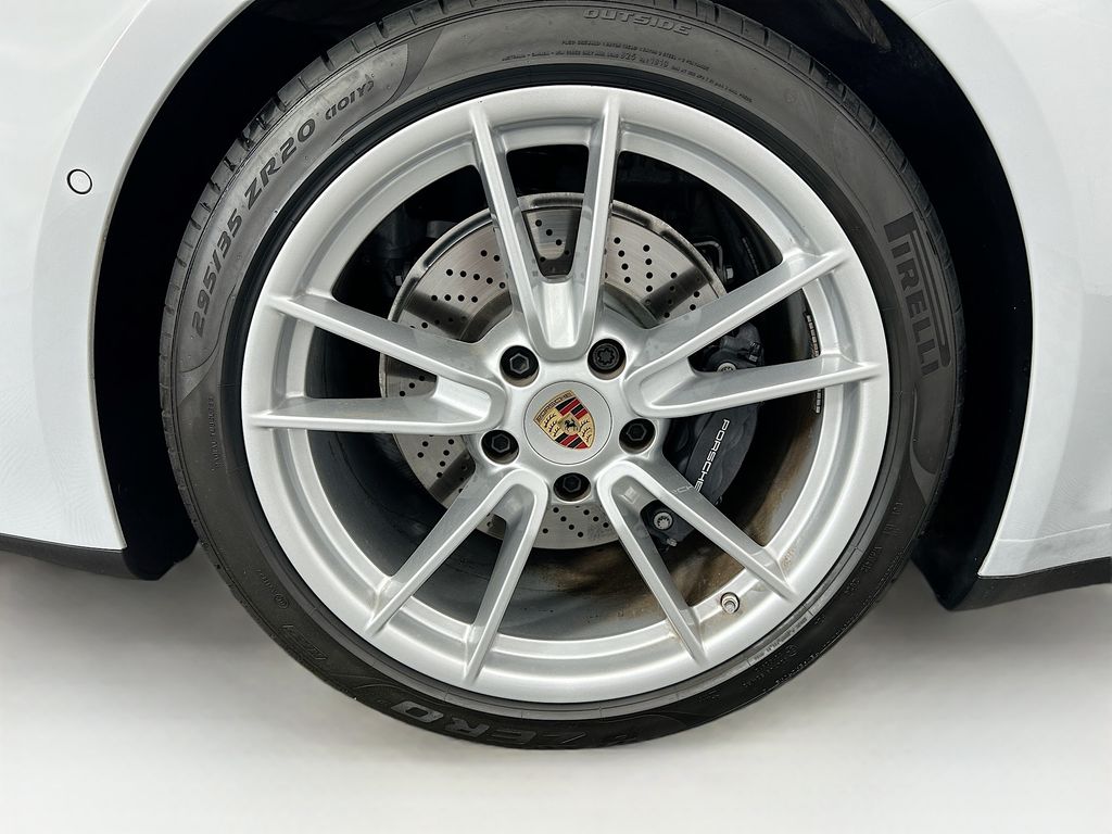 Thumbnail: 2025 Porsche 911 - 32
