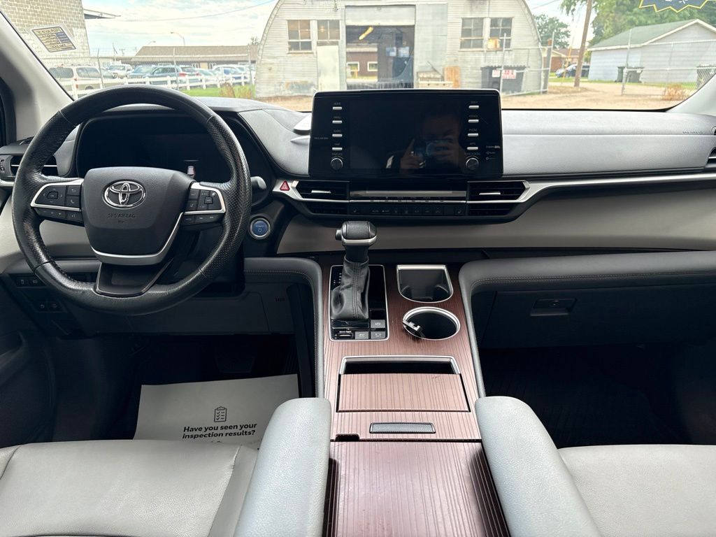 Used 2024 Toyota Sienna Van