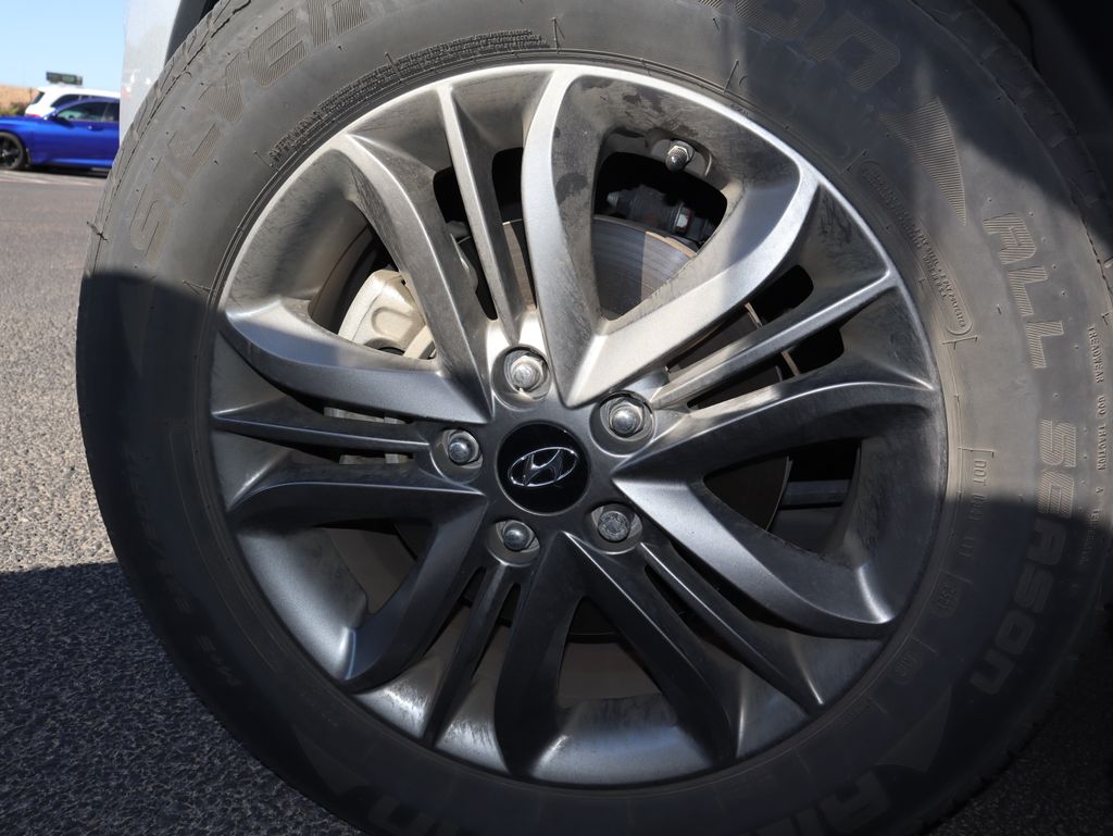 Thumbnail: 2014 Hyundai Tucson - 17