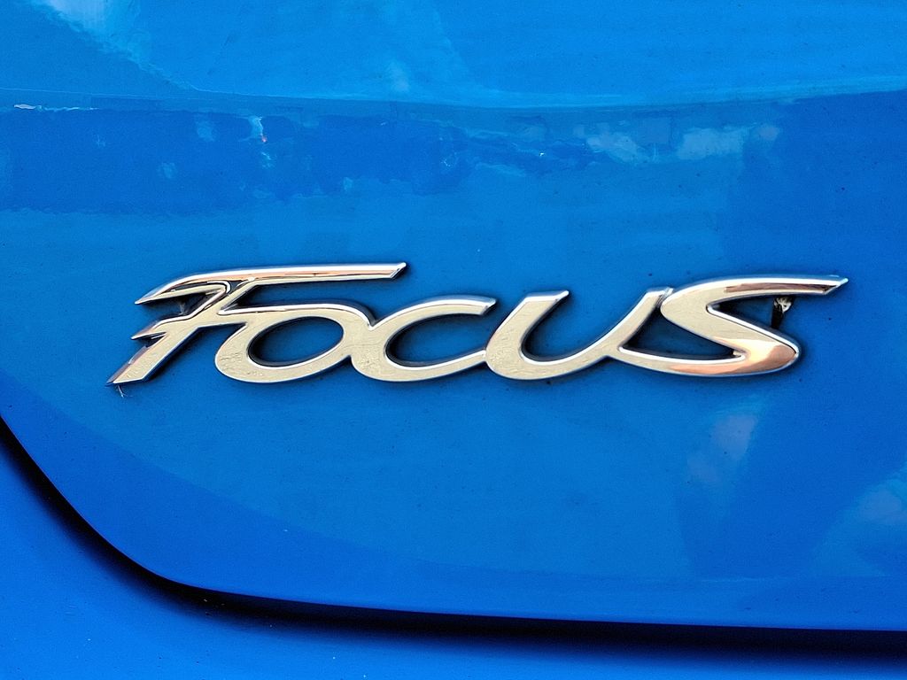 Thumbnail: 2017 Ford Focus - 32
