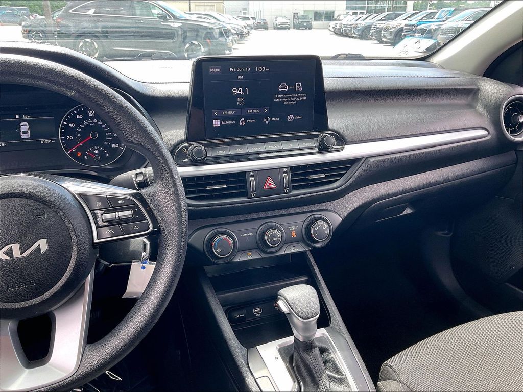2024 Kia Forte — photo 17