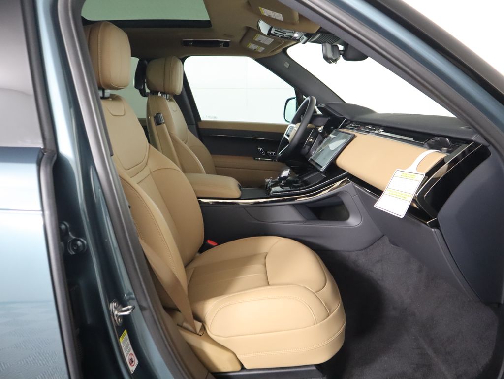 Thumbnail: 2025 Land Rover Range Rover Sport - 22